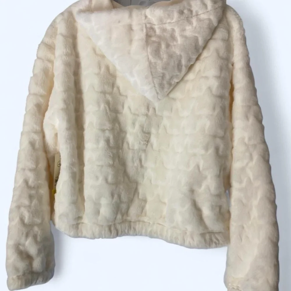 No Boundaries Plush faux fur Hooded pullover in Cream s 4-6